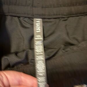 Black Vuori Shorts size Medium